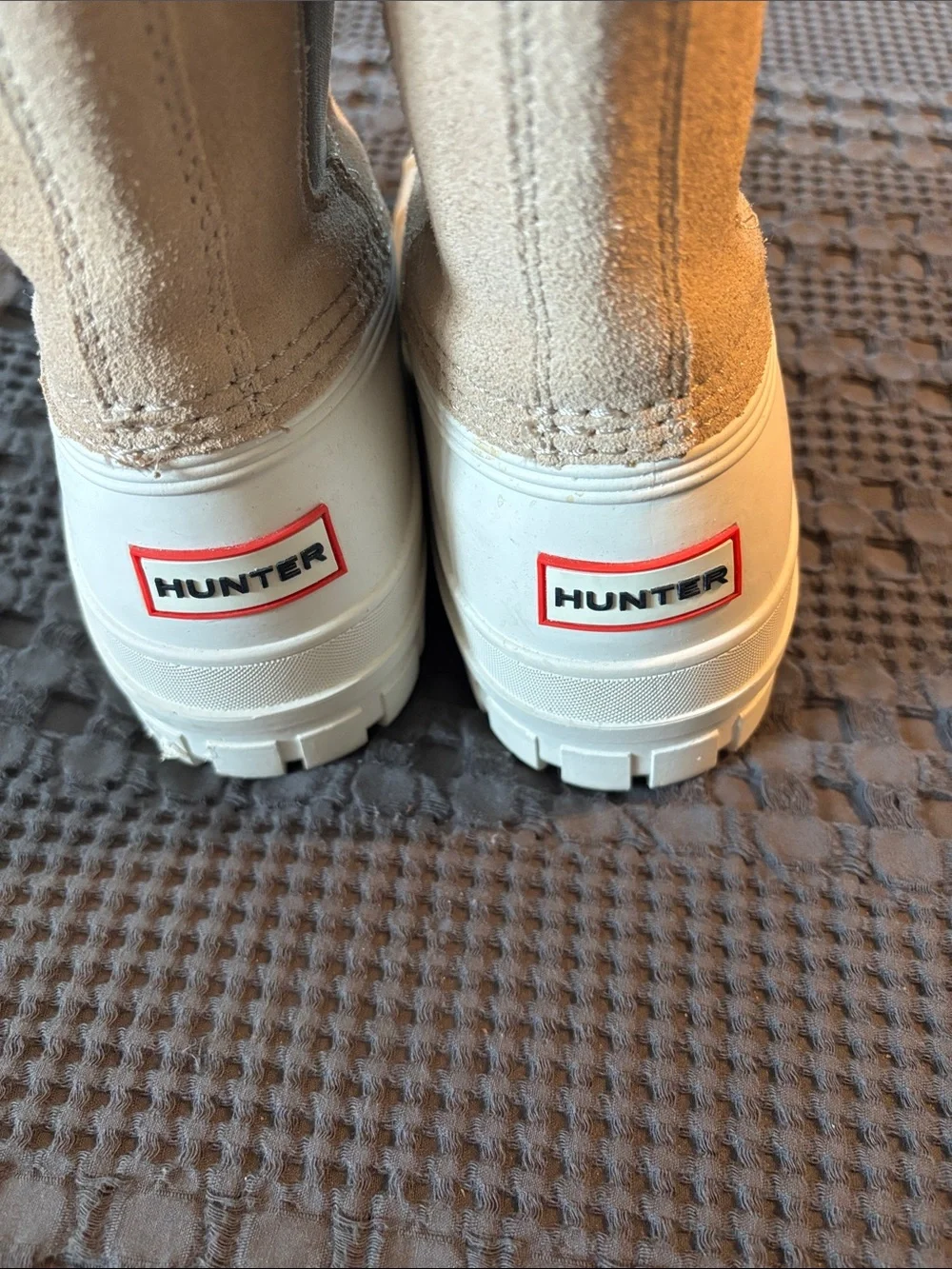 GREAT CONDITION! Hunter women’s Beige Suede and White Waterproof Duck Boots